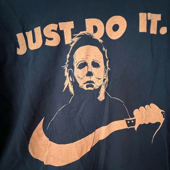 Nike “Just Do It” Michael Myers L Tee - Picture 3 of 3
